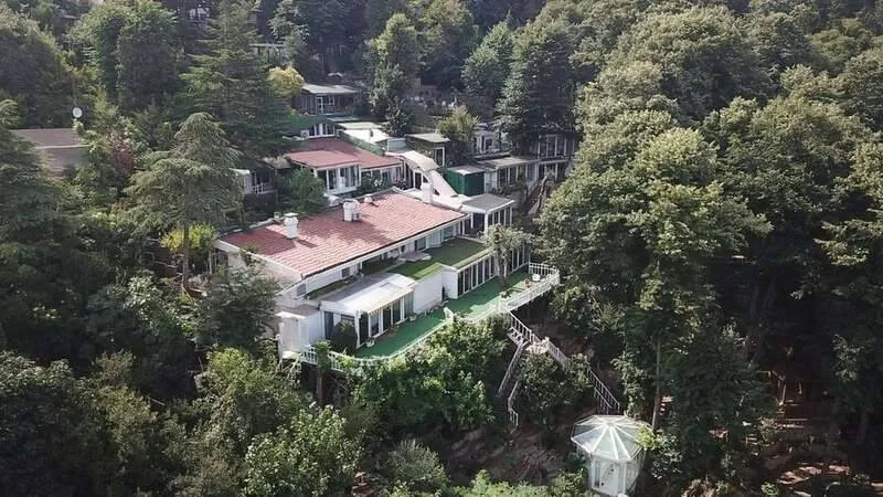 Adnan Oktar'ın eski sahibi olduğu Rus milyarder Abramoviç’in satın aldığı villanın son hali görüntülendi