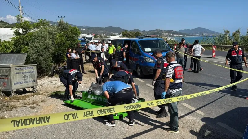 Alanya’da çöp konteynırına çarpan sürücüsü öldü