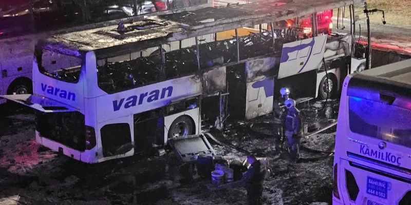 AŞTİ'de Otobüs Yangını! Alevler İçinde Kalan Otobüsün Sırrı Ne?