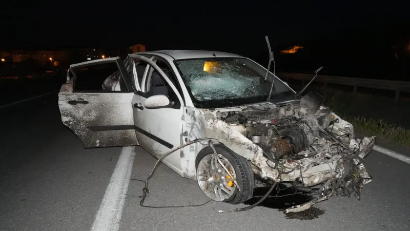Bariyerlere Çarpan Otomobilden Fırlayan Kişi Hayatını Kaybetti