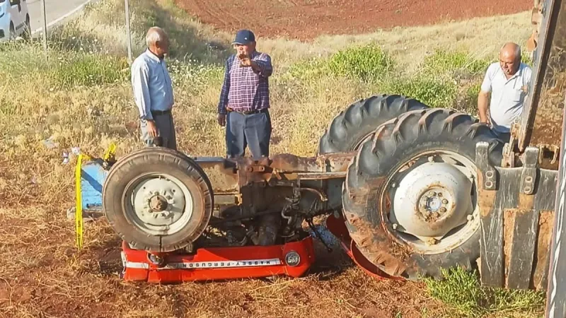 Buğday Tarlasında Feci Kaza! Traktör Devrildi: 1 Ölü, 1 Yaralı