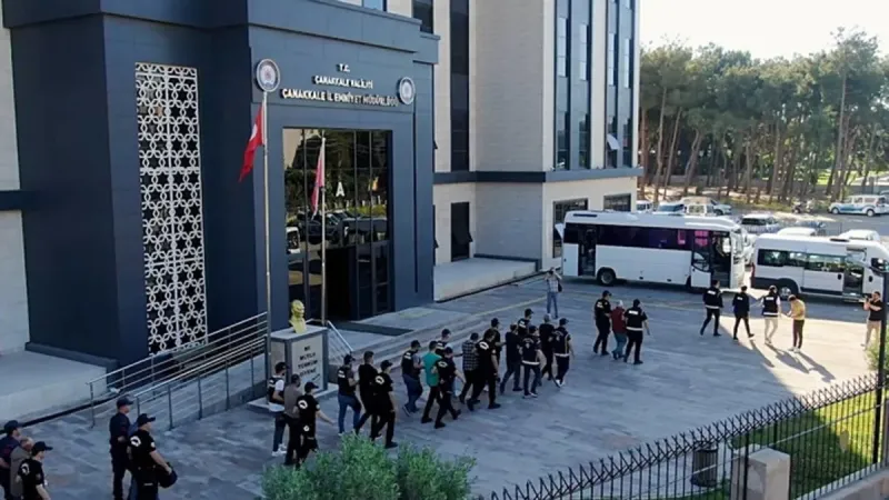 Çanakkale'de Göçmen Kaçakçılarına Şok Operasyon! 23 Tutuklama