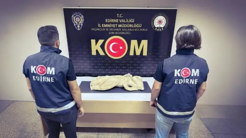 Edirne'de Şok! Bagajdan Çıkan Heykel Müze Yetkililerini Bile Şaşırttı