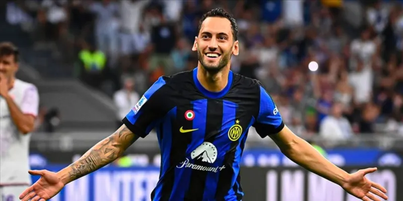 Çalhanoğlu Galatasaray'a mı Geliyor? Transferde Şok Gelişme!