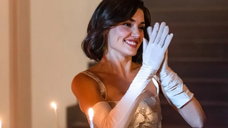 Hande Erçel'den Aşk İtirafı! Kalbi mi Çalındı?