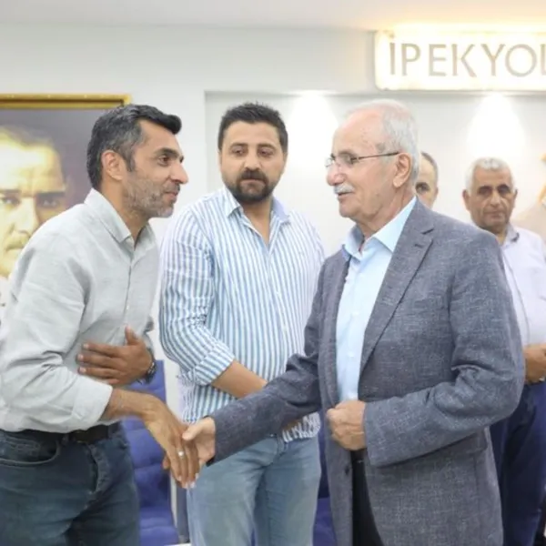 İpekyolu Belediye Başkanı istifa etti