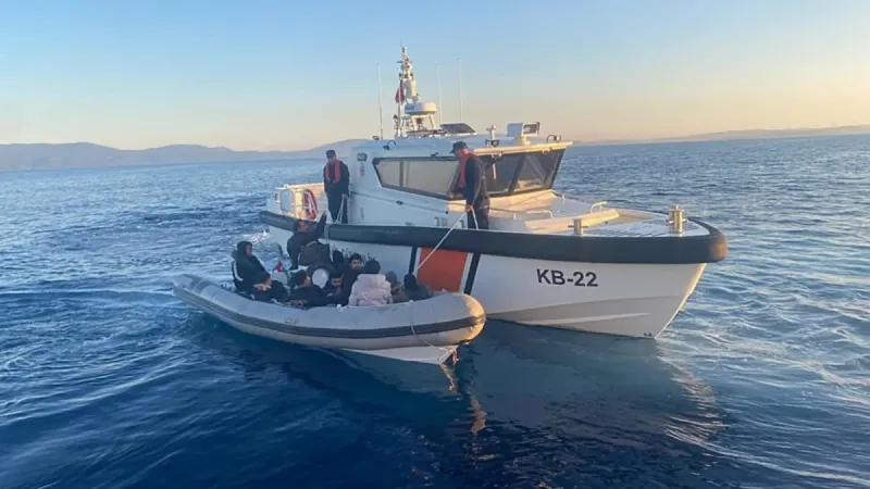 İzmir'de Göçmen Operasyonu! 47 Kişi Kurtarıldı, Kaçakçılar Yakalandı!