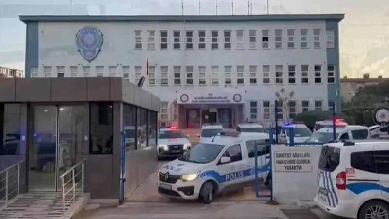 İzmir'de Şok Baskın! 20 Uyuşturucu Satıcısı Tutuklandı!