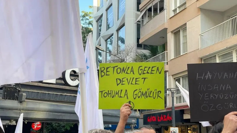 Zeytinlikler Alarm Veriyor: İzmir'de Büyük Eylem!
