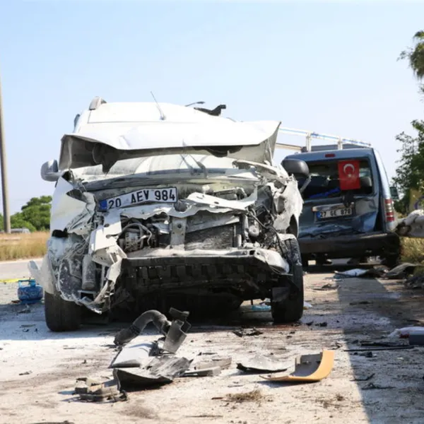 Hatay'da Feci Kaza: Kamyon Dehşeti! 1 Ölü, 10 Yaralı