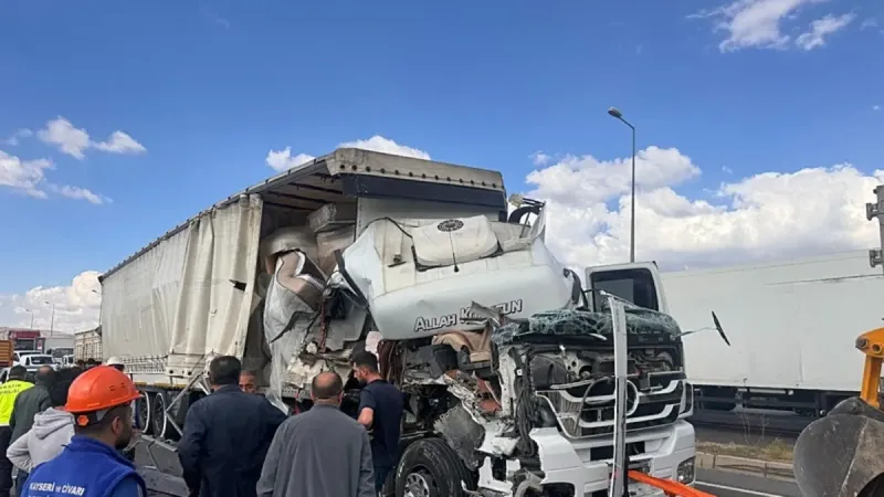 Kayseri'de Feci Kaza: Zincirleme Kazada Yaralılar Var!