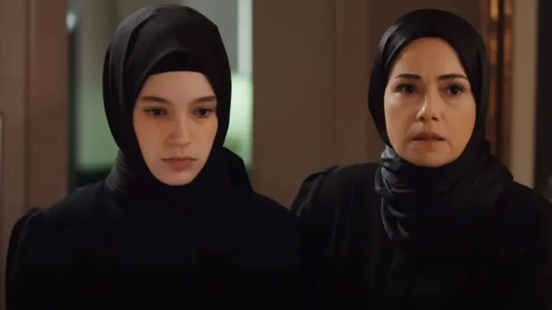 Özgü Namal'ın Yeni Dizisi Belli Oldu! Kızıl Goncalar Bitiyor Mu?