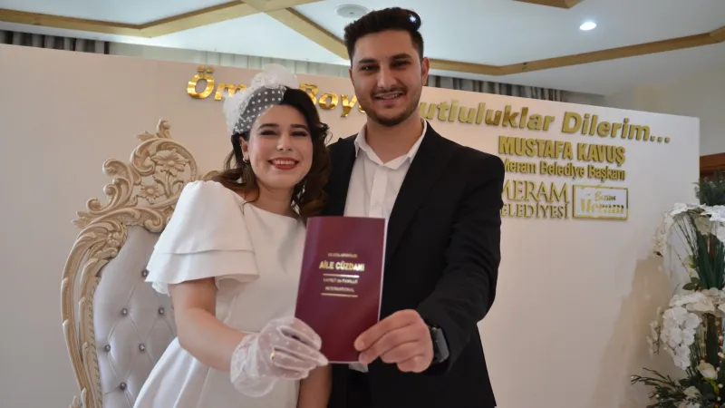 25.05.2025 Evlenmek İçin Neden Bu Kadar Popüler? Konya'da Nikah Yoğunluğu!
