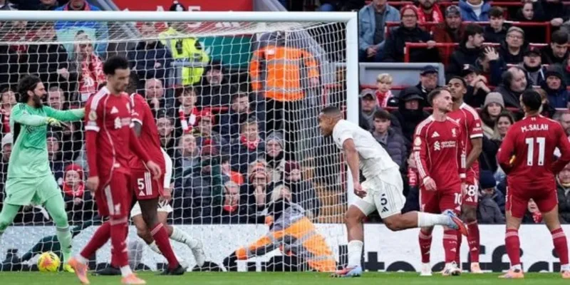 Liverpool Nottingham'a fena çarpıldı: Hem de kendi sahasında