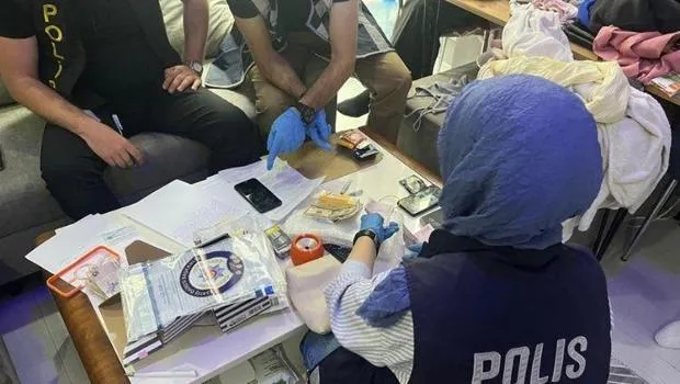 Masaj salonuna 'fuhuş' operasyonu: 3 gözaltı