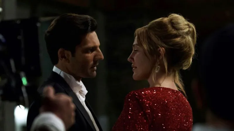Meryem Uzerli ve Kaan Urgancıoğlu'ndan Antalya'ya Büyük Sürpriz!
