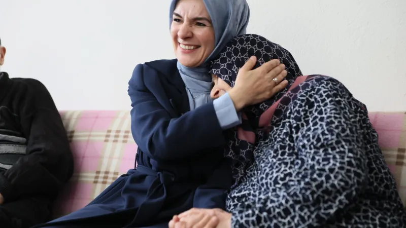 70 Yıllık Aşkın Sırrı! Bakan Göktaş'tan Yılmaz Çiftine Ziyaret