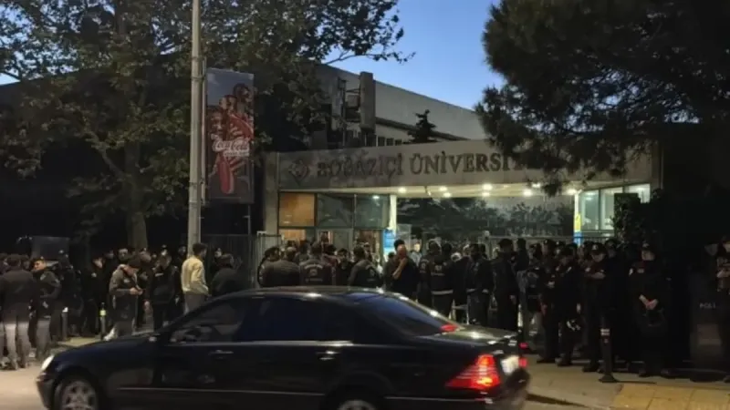 Boğaziçi'nde Neler Oluyor? Polise Saldırı! Şoke Eden Gözaltılar