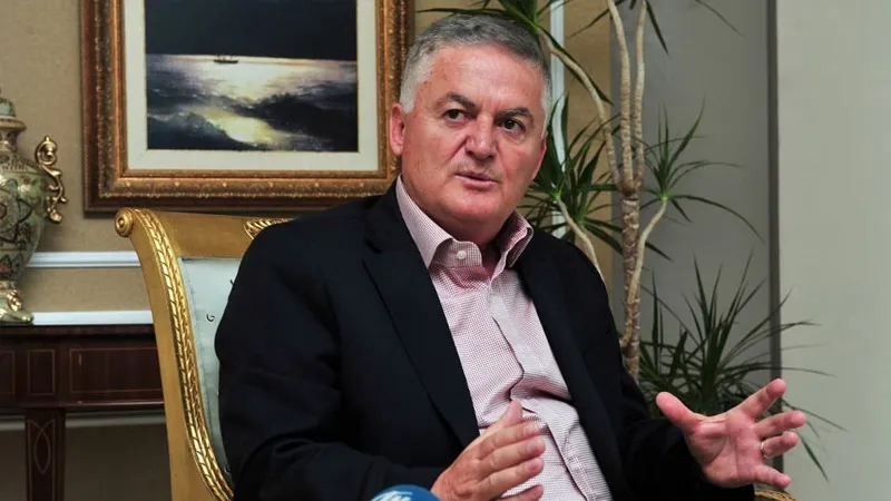 Ahmet Zeki Üçok: İmamoğlu ve Hulusi Akar'ın Kızı Aynı Durumda