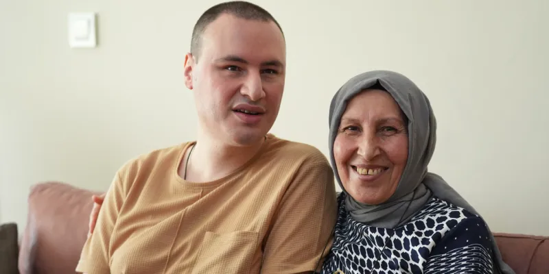 Engelli Oğluna Adanmış Bir Ömür! Bu Anne Yürekleri Isıttı