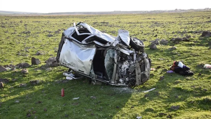 Niğde'de Feci Kaza! Otomobil Şarampole Yuvarlandı: 1 Ölü, 3 Yaralı