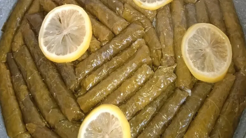 İzmir'in Sırrı Çözüldü! Yaprak Sarmada Kararmaya Son!