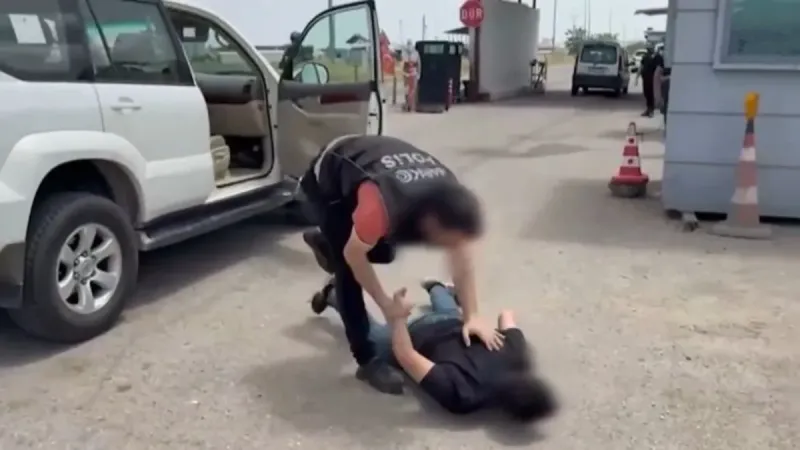 Diyarbakır'da Şok Baskın! 93 Litre Sıvı Uyuşturucu Ele Geçirildi!