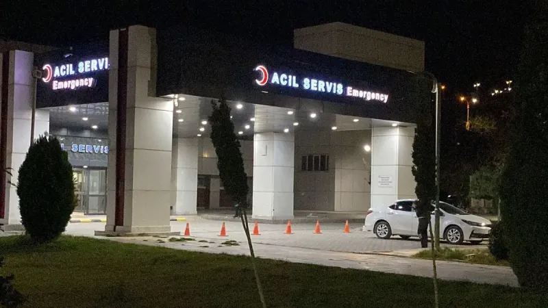 Otomobil uçurumdan yuvarlandı: 2 ölü, 1 yaralı