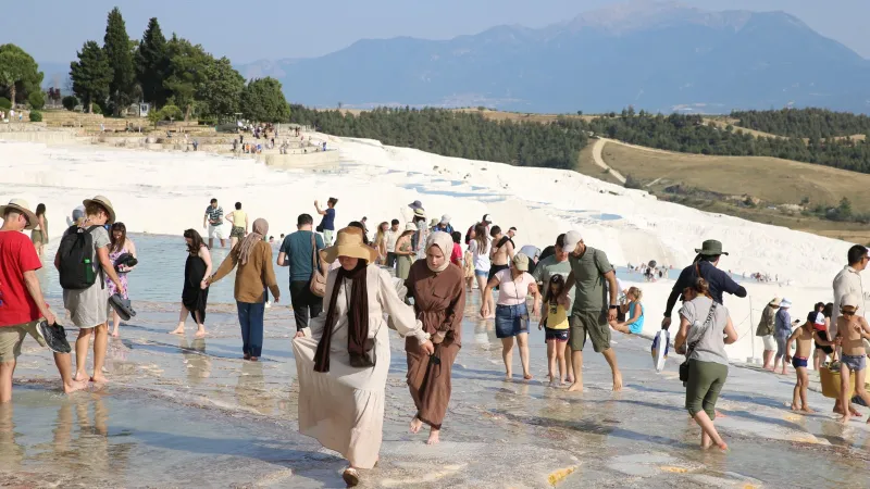 Pamukkale'de bayram tatili hareketliliği yaşanıyor