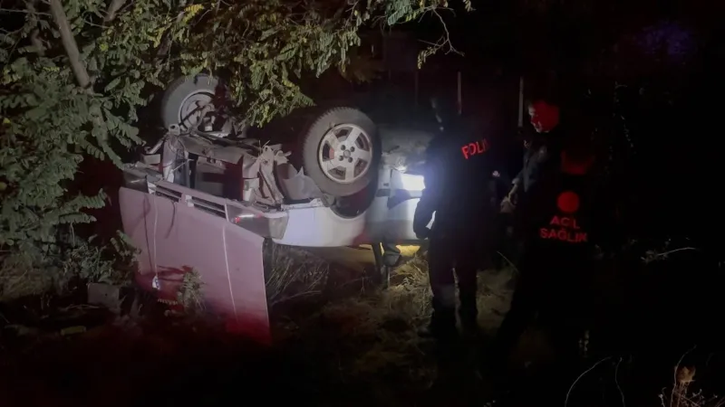 Erzincan'da Feci Kaza! Polisten Kaçan Sürücü Şarampole Uçtu!