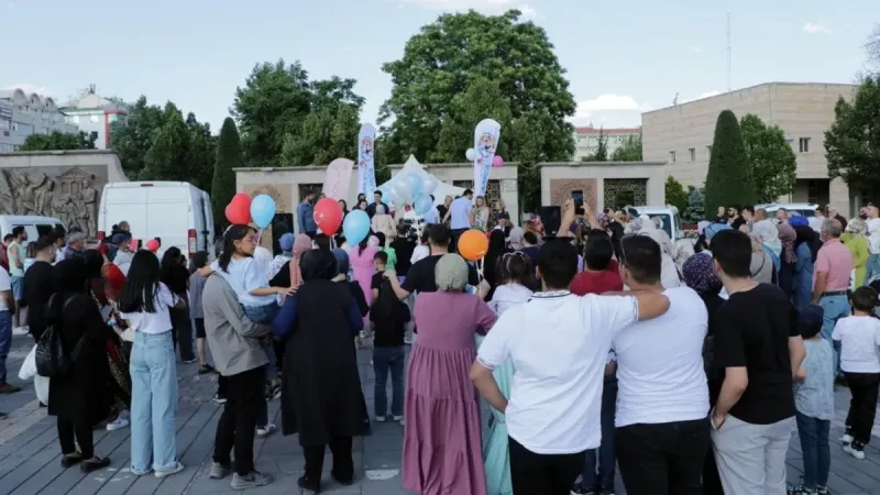 SMA'lı Muhammed'in Umut Yolculuğu! Tedavi İçin Dubai'ye Gidiyor