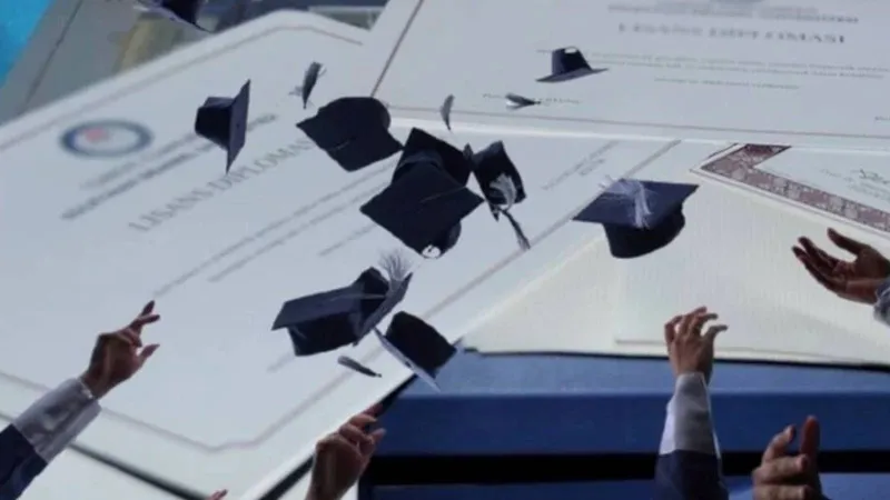 Timur Soykan sahte diploma skandalını yazdı: 3 saatte nasıl inşaat mühendisi oldum