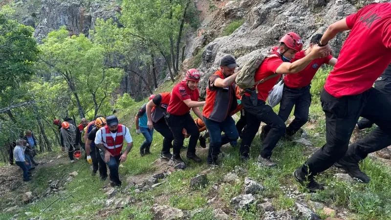 Tunceli'de Kale Faciası! 200 Metreden Düşen Adam Öldü