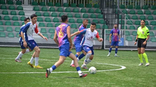 Yeni Esenspor 3 puanı 4 golle aldı