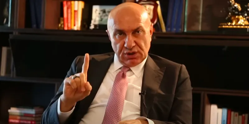 Yüksel Yıldırım kulübün logosunu değiştirdi